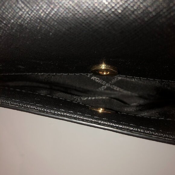 Michael Kors - Daniela Large Saffiano Leather Crossbody Bag - Picture 9 of 16